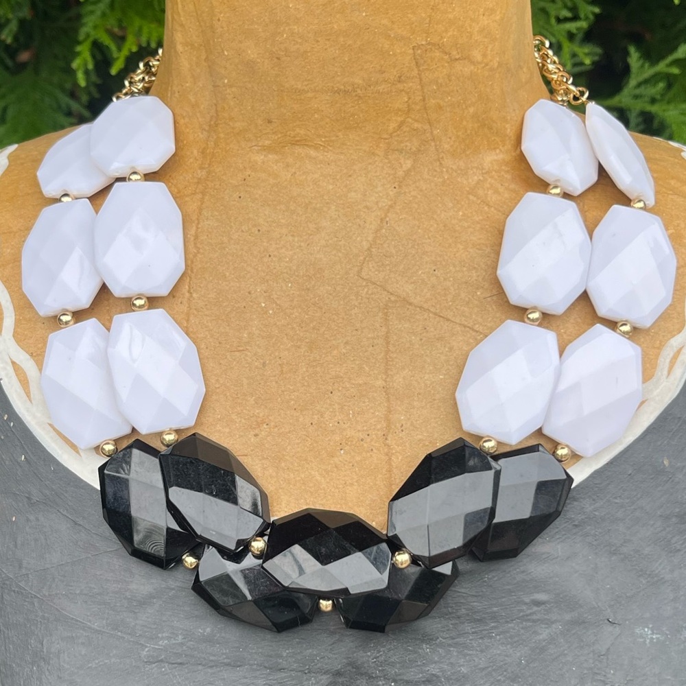 Vintage; Two-Layer; Black & White; Large Beaded Necklace; NWOT; (23-27in)